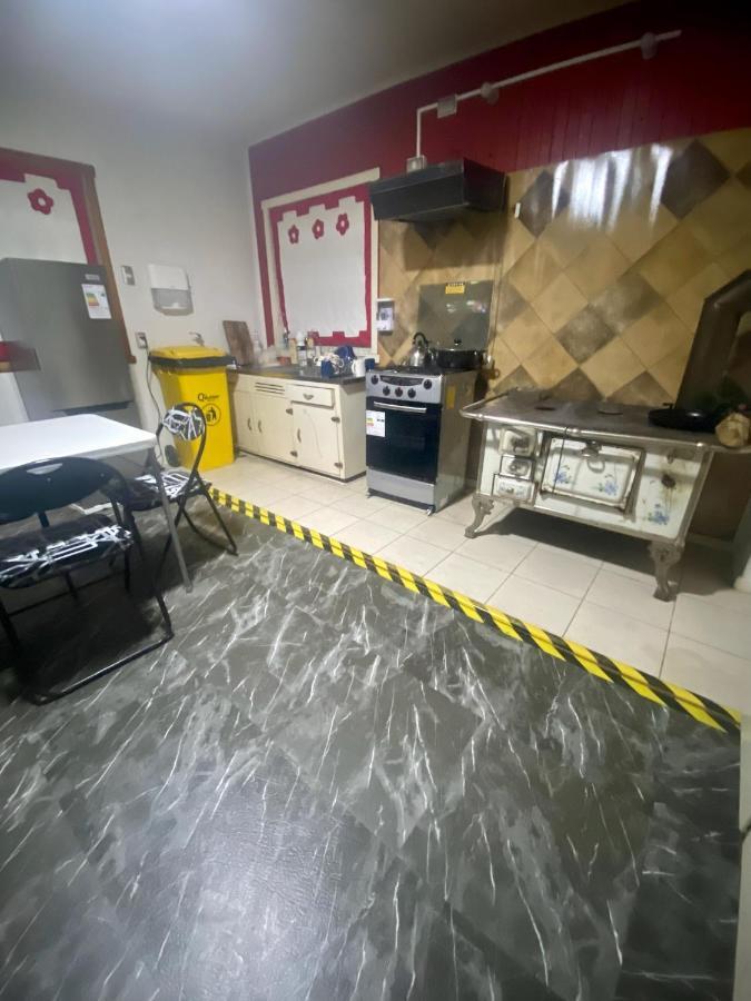 Viva Chile Hostal - 푸에르토바라스 외부 사진